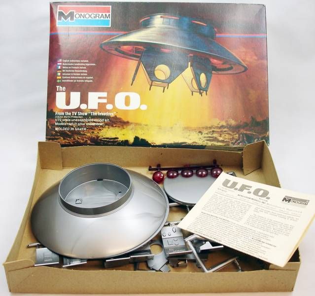 the-invaders---the-ufo-1-72-scale-model-kit---monogram-image-305676-grande.jpg