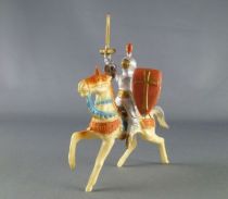 cyrnos___moyen_age___cavalier_casque_epee_brandie_bouclier_croix_1