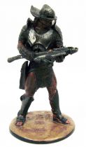 The Lord of the Rings - Eaglemoss - #107 Uruk-Hai Invder with crossbow at Helm's Deep