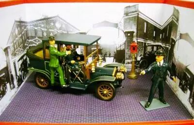 \'\'The Brigades of the Tiger\'\', De Dion Bouton 1906 (d�capot�e) Display Box - C.B.G. Mignot