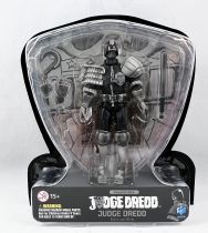 2000 AD: Judge Dredd - Hiya Toys - Judge Dredd (Black & White) 1:18 Scale Figure