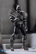 2000 AD: Judge Dredd - Hiya Toys - Judge Dredd (Black & White) 1:18 Scale Figure