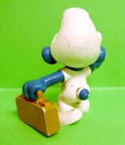 20054 First Aid Smurf (ochre case without sign)