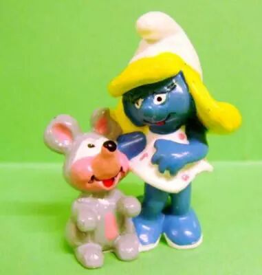 20410 Smurfette with mouse