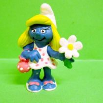 20421 Smurfette with bag and flower