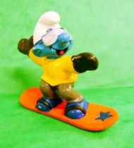 20452 Snowboarder Smurf