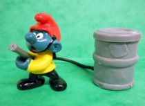 40216 Smurf firemen (yellow jacket & red hat)