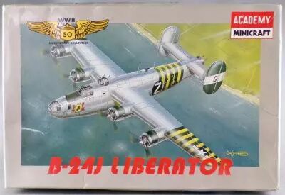 Academy Minicraft 4402 - Avion Bombardier USAF Consolidated B-24J Liberator 1/144 Neuf Boite