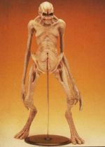 Alien Resurrection - Tsukuda - Newborn Alien 1/5 PVC Figure