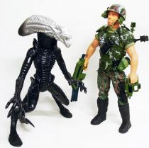 Aliens - Hasbro - Alien vs Corp. Hicks