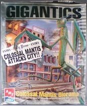 AMT ERTL 8389 - Gigantics Colossal Mantis Diorama Maquette Plastique Neuf Boite