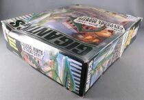 AMT ERTL 8389 - Gigantics Colossal Mantis Diorama Plastic Model Kit Mint in Box