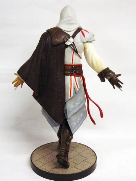 Assassin's Creed II - Ezio Auditore Black Edition - Ubisoft Attakus 8''  pvc statue