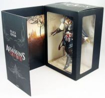 assassin_s_creed_ii___ezio_auditore_black_edition___statue_22cm_ubisoft_attakus__1_