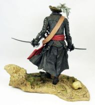assassin_s_creed_iv_black_flag___blackbeard_the_legendary_pirate___statue_22cm_ubisoft_attakus__1_