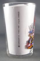 Asterix - Amora Mustard glass with © série - Clepater broking a vase in front of Asterix