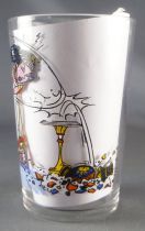 Asterix - Amora Mustard glass with © série - Clepater broking a vase in front of Asterix