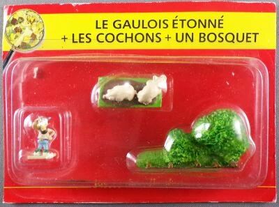 Asterix - ATLAS Editions - Gaul\'s village - #17 : amazed gaul + pigs + copse Open Card