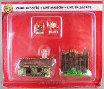 Asterix - ATLAS Editions - Gaul\\\'s village - #23 : two children + house + fence