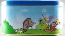 Asterix - Boite &agrave; G&acirc;teaux Carr&eacute;e Coins Ronds Delacre - Gifles en Pr&eacute;paration