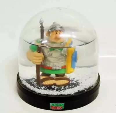 Asterix - Comic Spain - Figurine PVC - Legionnaire (Boule � neige - Exclusivit� Parc Ast�rix)