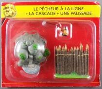 Asterix - Editions ATLAS - Le Village - n&deg;16 : Le P&ecirc;cheur &agrave; la Ligne + la Cascade + une Palissade Blister Ouvert