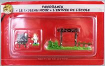 Asterix - Editions ATLAS - Le Village - n°22 : Panoramix + le Tableau Noir + l\'Entrée de l\'Ecole