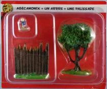 Asterix - Editions Hachette - Le Village - N°29 : Agecanonix + un Arbre + une Palissade Neuf sous Blister