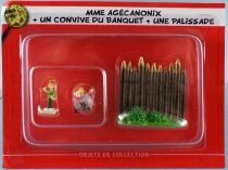 Asterix - Editions Hachette - Le Village - N°58 : Mme Agecanonix + un Convive du Banquet + une Palissade Neuf sous Blister