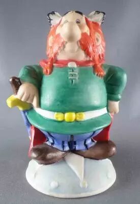 Asterix - Eisa 80\'s Matt Porcelain Figure - Vitalstatistix on his Shield