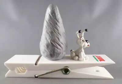 Asterix - Exclusive Park Asterix Desk Paper Holder with Comics Spain Pvc Figure -  Idefix & Menhir