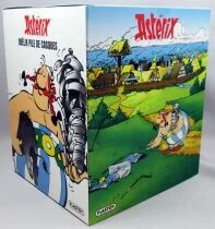 Ast&eacute;rix - Figurine Plastique Plastoy 20cm - Ob&eacute;lix pile de casques