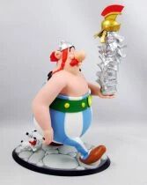 Ast&eacute;rix - Figurine Plastique Plastoy 20cm - Ob&eacute;lix pile de casques