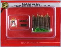 Asterix - Hachette Editions - Gaul\'s Village - #41 : Panacea at the Danse Ball + Two Danse Ball Benchs + Fence MOC