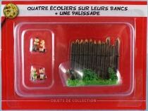 Asterix - Hachette Editions - Gaul\'s Village - #49 : Four School Kids on their Benches + Fence Mint on Card