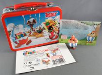 Asterix - Kinder Suprise Ferrero 2003 - Obelix Figure + Metal Mini Lunchbox + Flyer