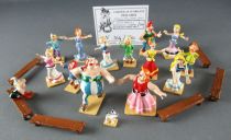 Asterix - Pixi - Le Bal Boite 1 Les Danseurs réf 2326 + Boite 2 Les Musiciens Réf 2327 Certif