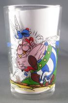 Asterix - Verre Amora Série avec © - Asterix dans les bras d\'Obelix