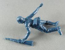 Atlantic 1:32 WW2 2101 German Infantry Crawling with Grenade & Rifle