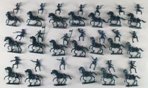 Atlantic 1:72 1004  7° Cavalry 40 Pieces Very Good Condition with Box