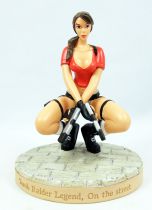 Atlas - Tomb Raider - 5\'\' statue - Lara Croft - Tomb Raider Legend, On the street