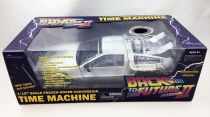 Back to the Future Part.II - Diamond Select Toys Delorean \ Frozen\  1/15 Scale Time Machine (Light & Sound Effects) - Limited Edi