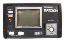 bandai_electronics___handheld_lcd_game___zaxxon__double_panel__06