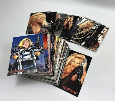 Barb Wire (le film) - Dark Horse - Topps Trading Cards (1996) - S�rie compl�te 72 cartes + 12 Cartes sp�cial gaufrer 