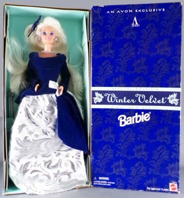 Barbie - Barbie Winter Velvet Caucassian Blonde Avon Exclusive - Mattel 1995 (ref. 15571)