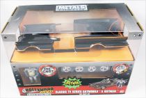 Batman (Classic TV Series) - Jada - Build N\' Collect Batmobile metal 1:24ème avec figurine Batman