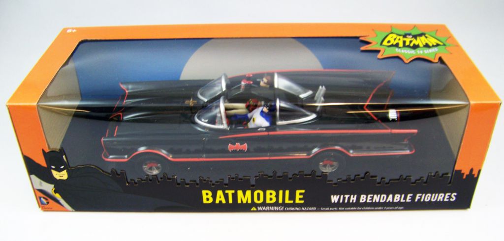 batmobile with bendable figures