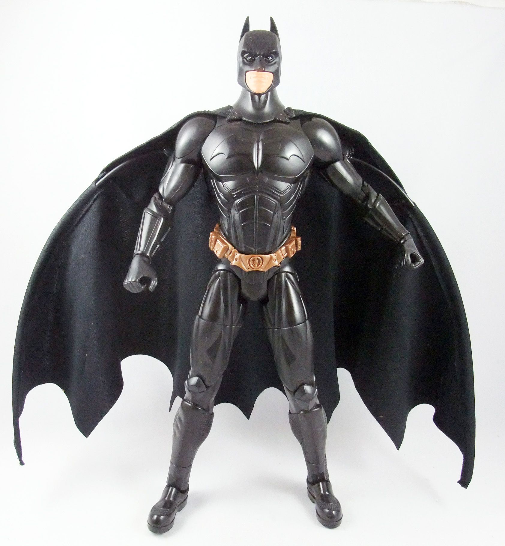 Акция Бэтмен. Batman begins Figure. Batman cape