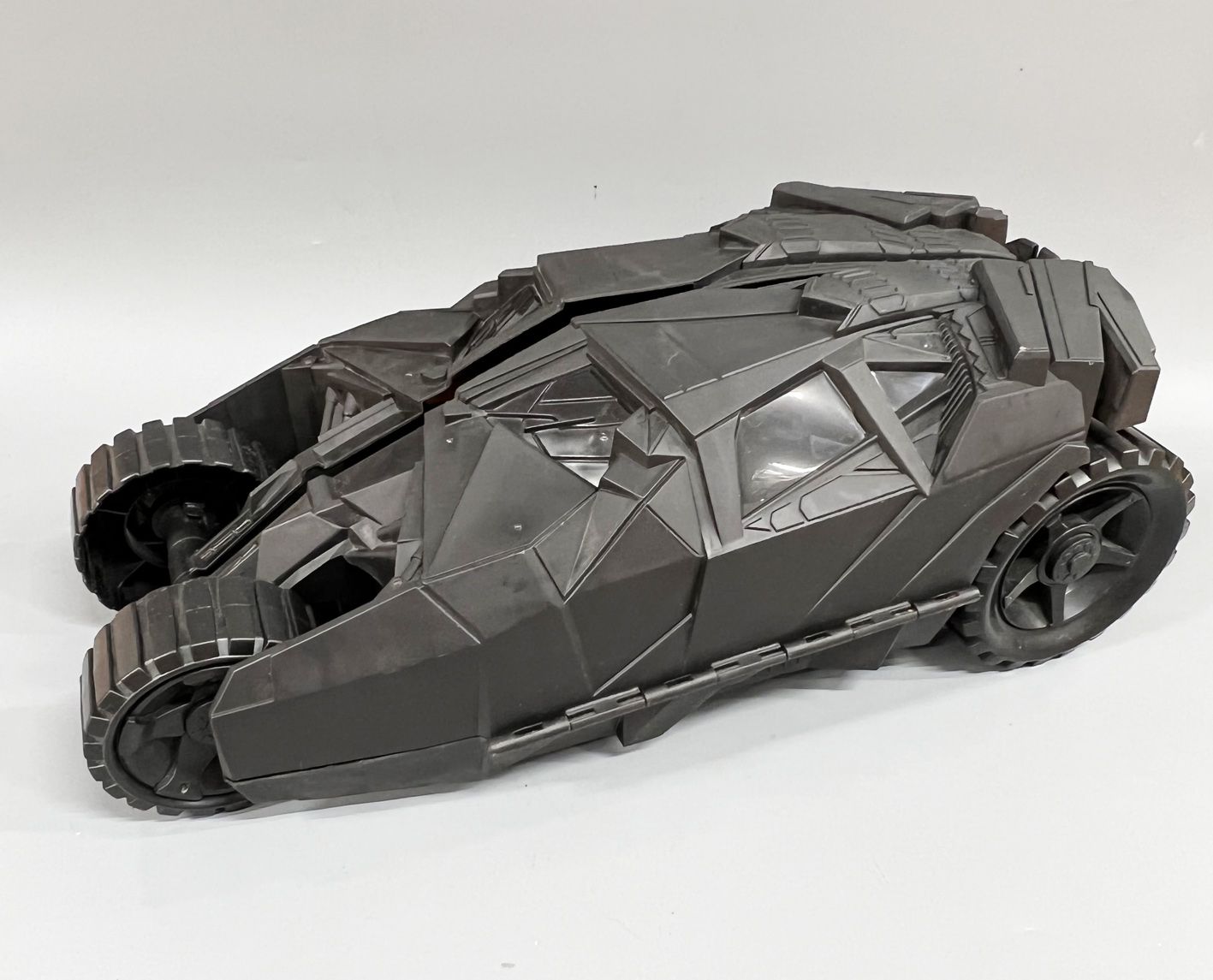 Batman Begins - Mattel - Batmobile / Gotham City (Tumbler