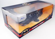 Batman le Film (1989) - Jada - Batmobile metal 1:24ème avec figurine Batman